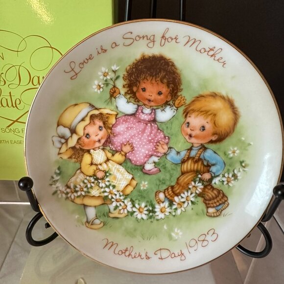 Vintage 1983 Set of Avon Mother's Day Figurines/Love is a Song for Mother Plate - Picture 3 of 16